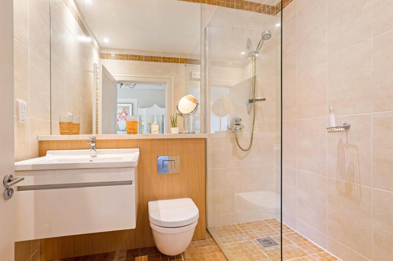 The Annexe - Beautiful Apartment With Garden Close To Heathrow And Windsor Staines-upon-Thames Buitenkant foto